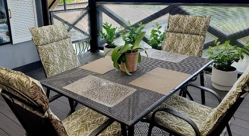 The Castle Terrace Apartment 100m2 - Image 1