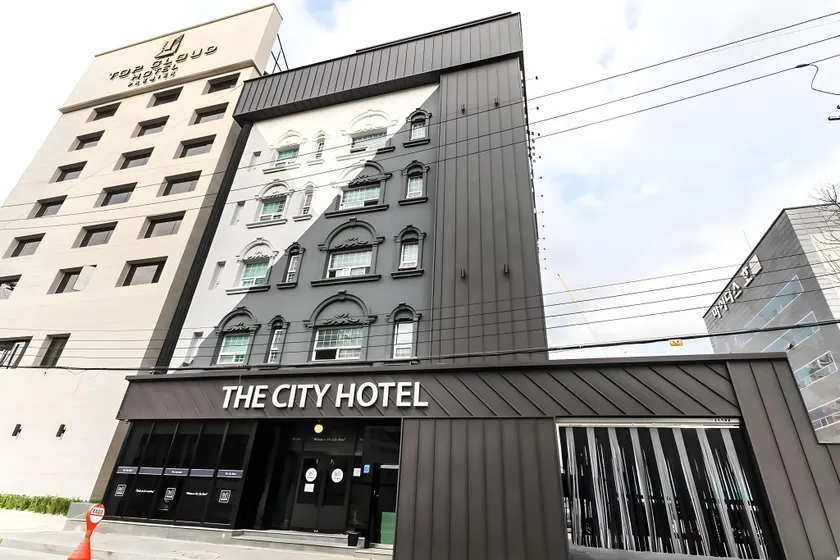 Hotel The City - Image 1