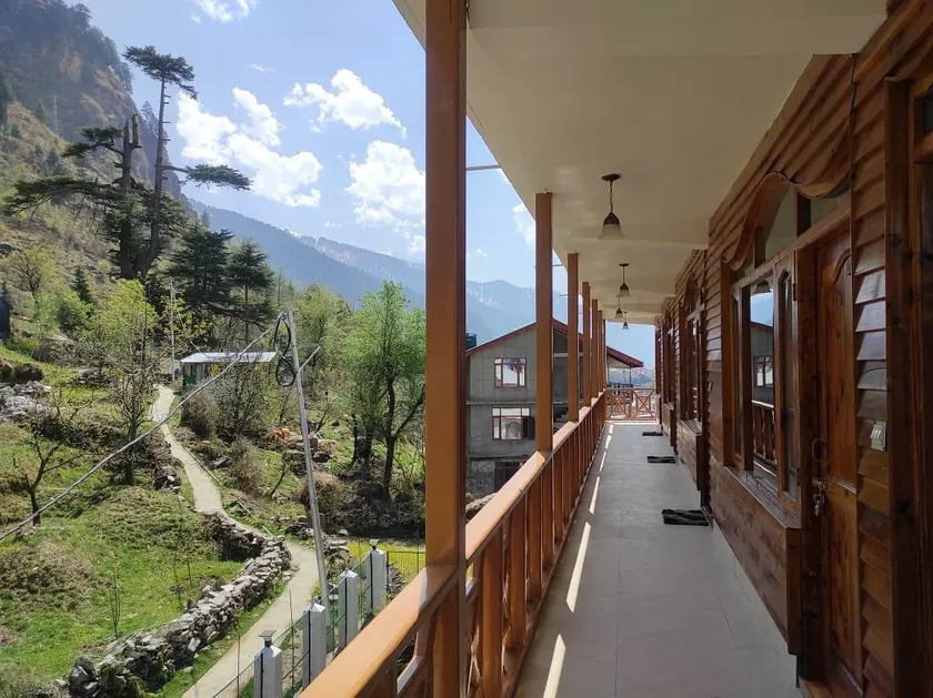 FOREST RETREAT - Image 1