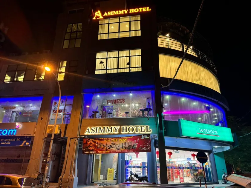 Asimmy Hotel - Image 1