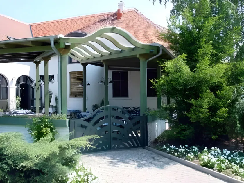 Tornácos Hotel - Hegykő - Image 1