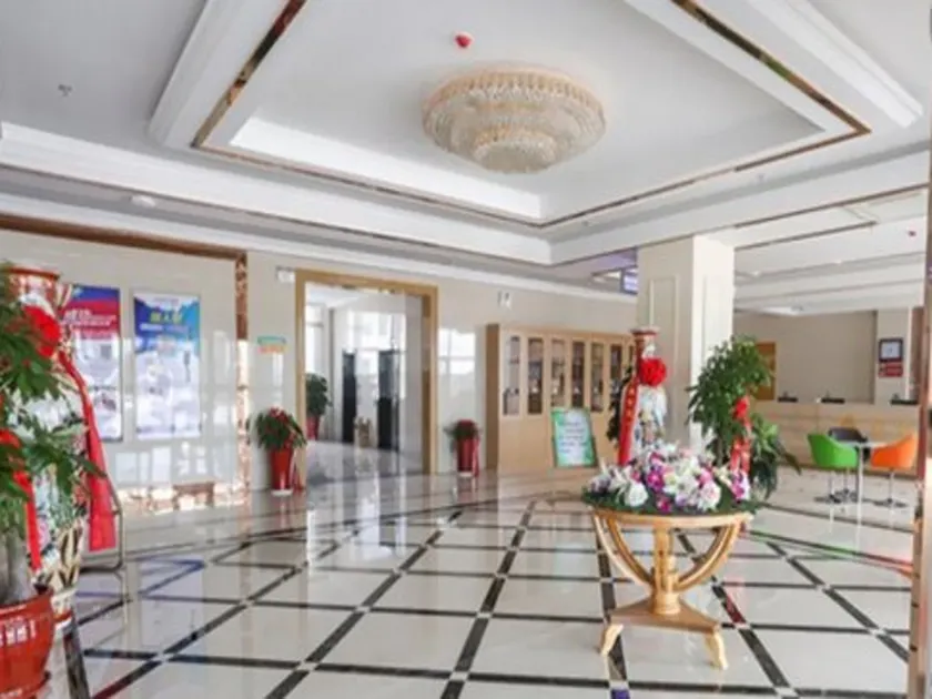 GreenTree (Rongcheng Swan Lake Business Hotel) - Image 1