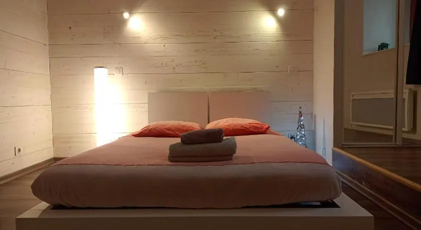 CHAMBRES D'HÔTES 4 Allée Richemond - Image 1