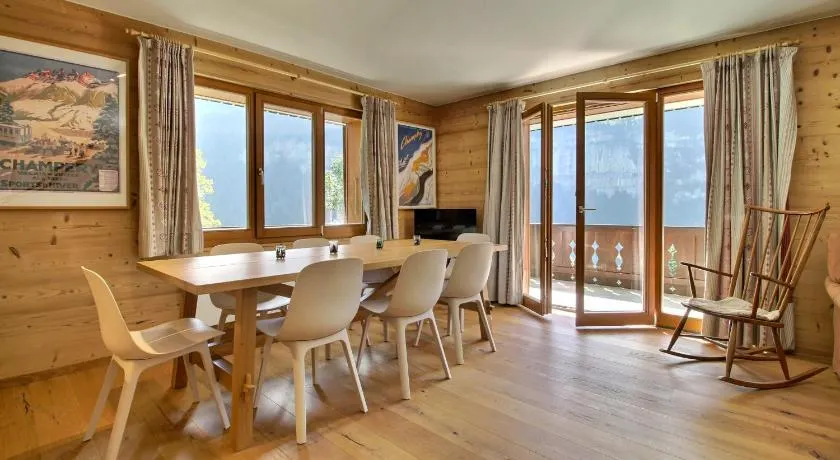 Renovated Flat Next to Cable Car - Image 1