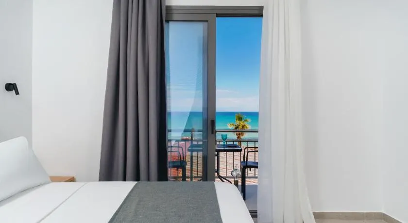 Emerial Deluxe Seaside Rooms - Image 1