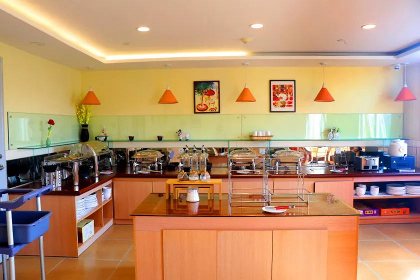 Ease Hotel - Yantai Development Zone Taishan Road Golden Beach International Seawater Bathing Place - Image 1