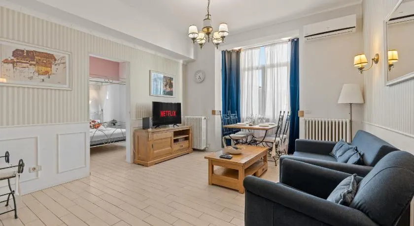 Central Bucharest 2BR Apartment with 2 Bathrooms - Image 1