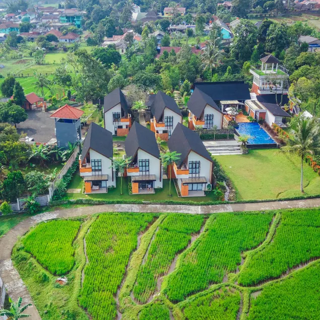 Lenirra Villa & Resto - Image 1
