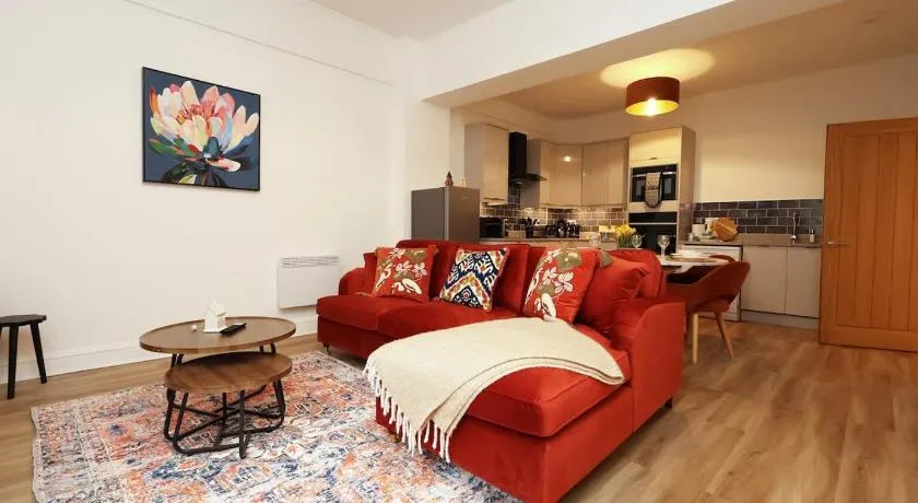 Beautiful Apartment Located on Ledbury High Street- Sleeps up to 8! Dog Friendly - Image 1