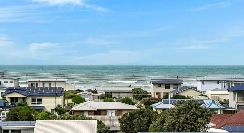 48 Hero Ave Middleton - Image 1