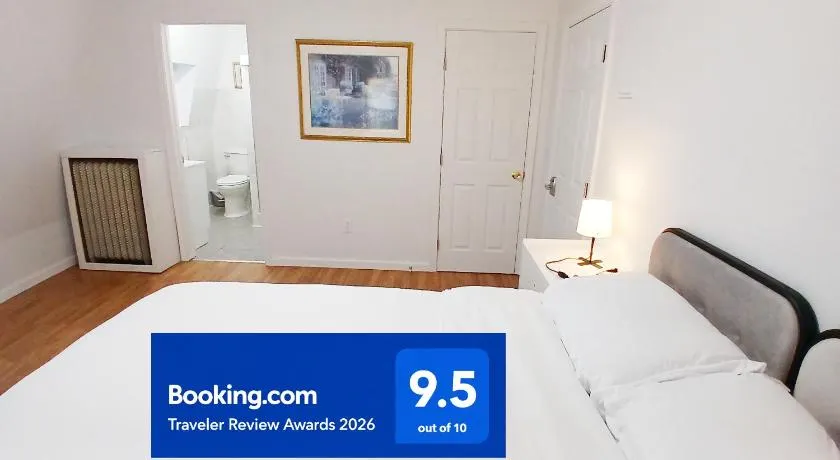 King-bed room with private bath -FREE WIFI-- New London-Mystic - Image 1