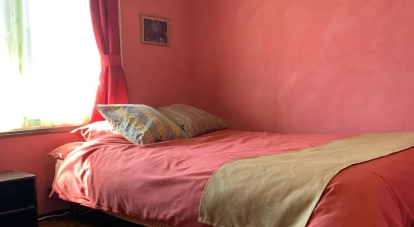Cozy Penguin House Bibai - Image 1