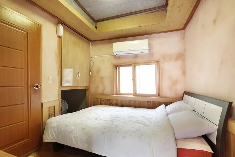 Yeongwol Flower Garden Private House - Image 1