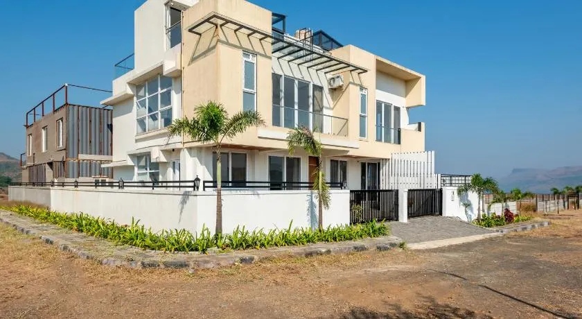 ELIVAAS Signature White House 4-BHK Villa with Panoramic Hill Views, Glass Room, Outdoor Pool & Dam nearby - Image 1