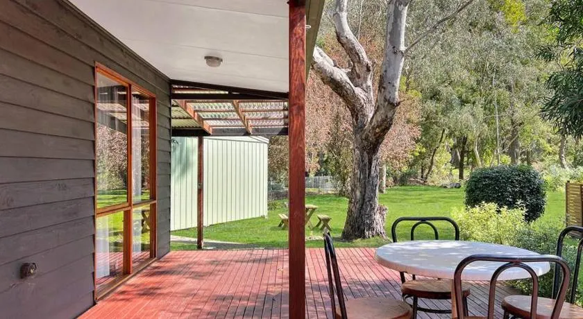 Halls Gap Retreat - Image 1