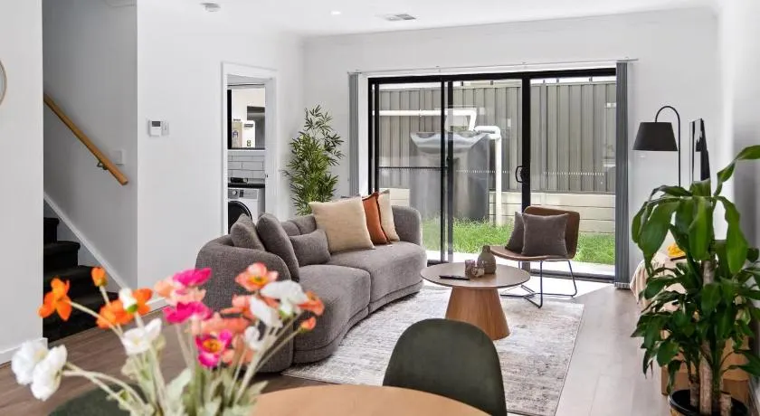 Steps to the Beach Cafes moderm stylish 3BR - Image 1