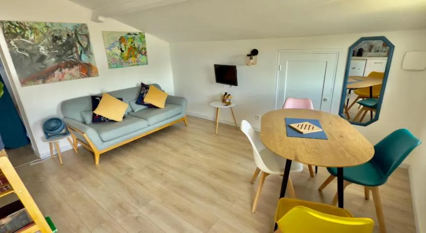 Appartement Cosy & Terrasse - Maison des Chênes 64 - Image 1