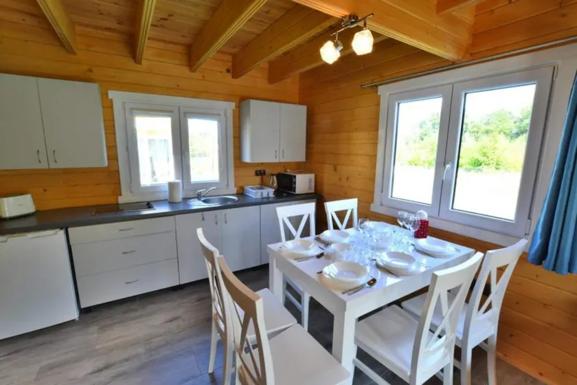 Comfortable holiday homes with a pool - Image 1