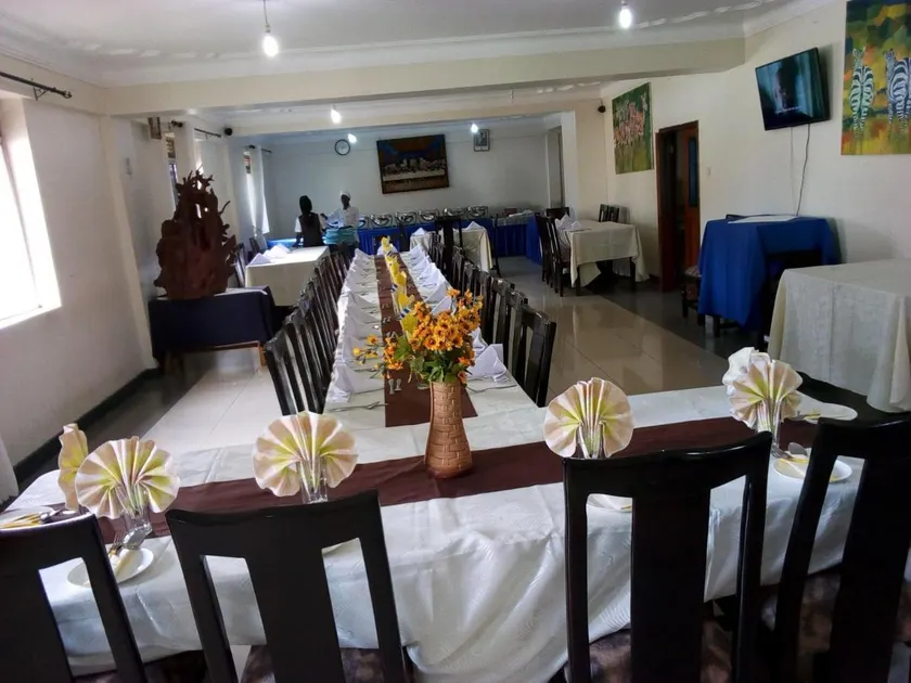 Central inn Hotel - Image 1