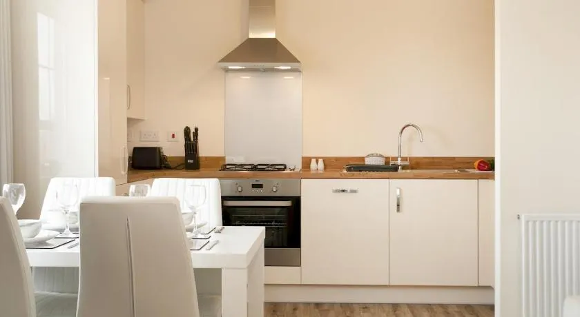 Luxurious 2-Bed Nottingham Retreat with Parking - Pass the Keys - Image 1