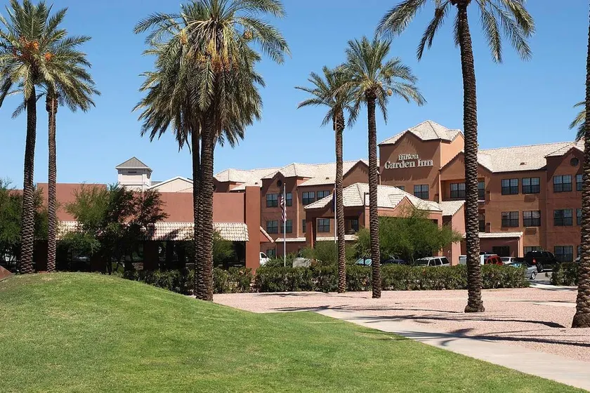 Hilton Garden Inn Phoenix Airport - Image 1