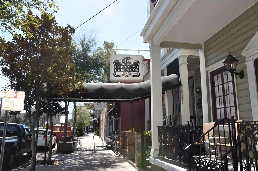 The Carriage House on St Charles - Image 1