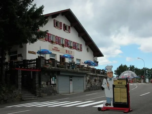 Hôtel - Restaurant Wolf - Image 1