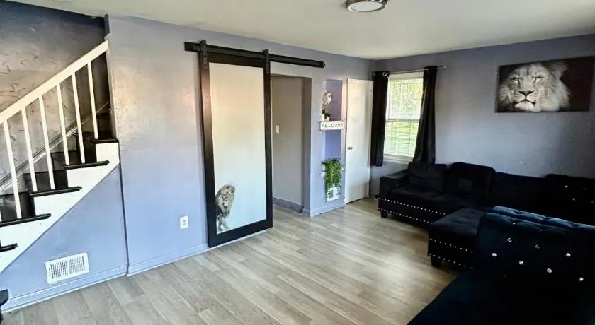 3BR W/ BASEMENT HOME 'THE LION’S DEN' - Image 1