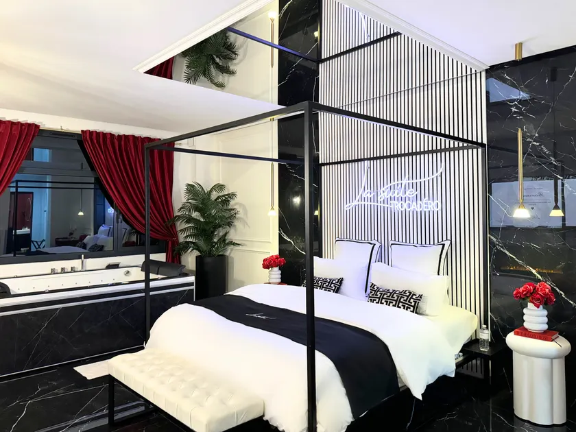 La Suite Trocadéro - Jacuzzi privatif - Image 1