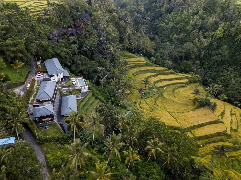 Suarapura Resort & Spa - Image 1