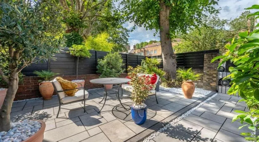 Spacious Notting Hill town house - Image 1
