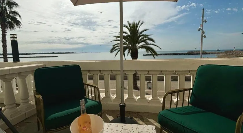 L'Hôtel De La Plage - Image 1