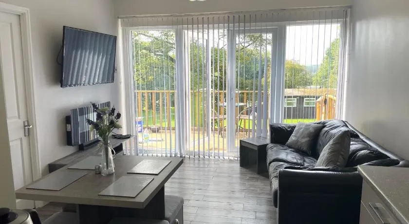 JJs Lodge Holiday Home 14 The Park Bude - Image 1