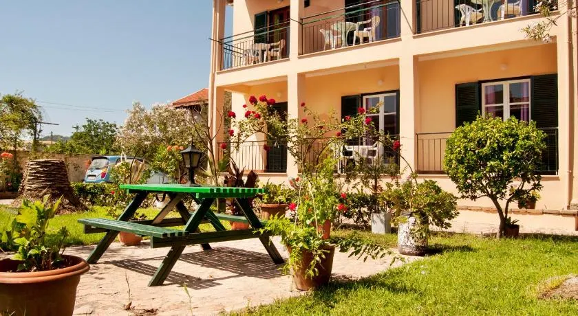 Maria's Apartments - Image 1