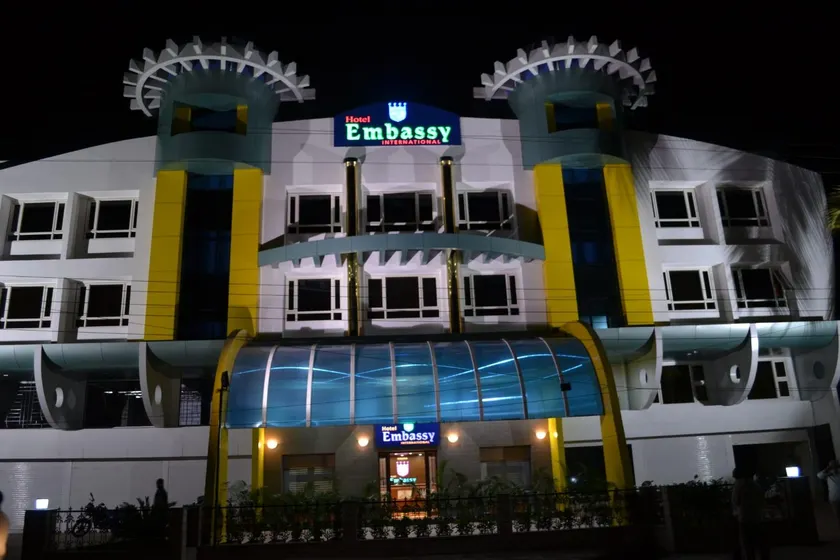 HOTEL EMBASSY LATUR - Image 1