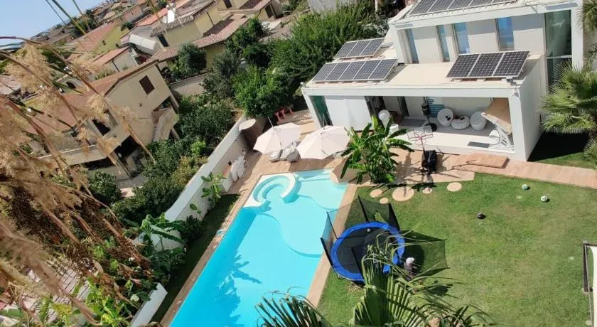 Eden Luxury Villa - Image 1