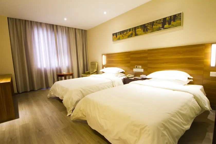 Jtour Inn (Wuhan Polar Ocean Evergreen City Metro) - Image 1