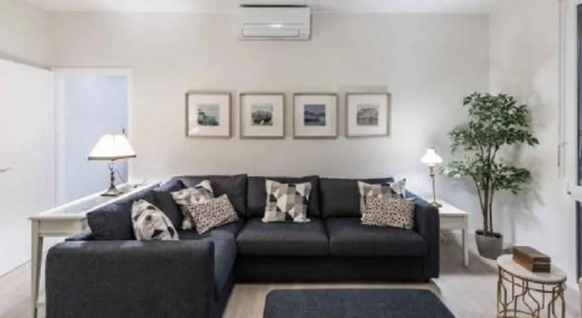 Apartment Elegante Penthouse-Wohnung mit Seeblick by Interhome - Image 1