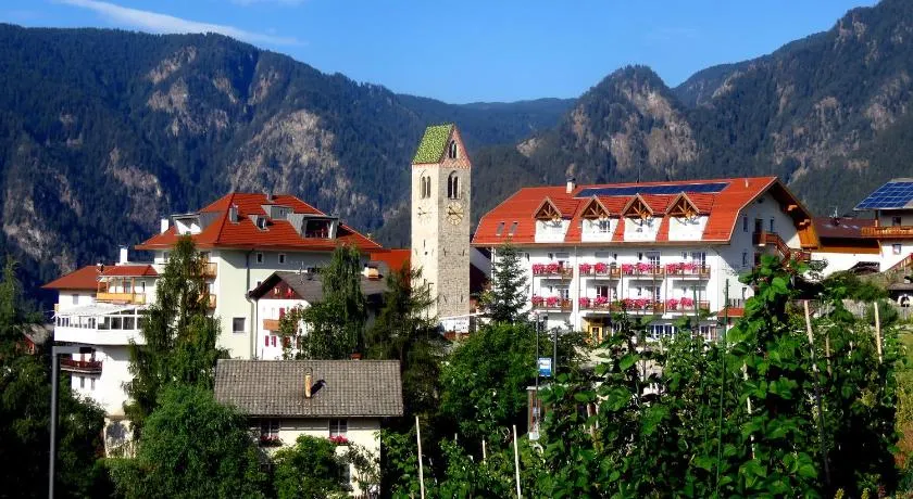 Gasthaus zum Weissen Kreuz - Image 1
