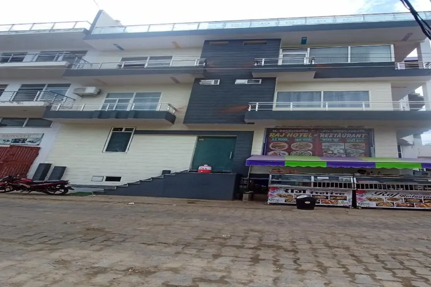 Hotel O Raj - Image 1