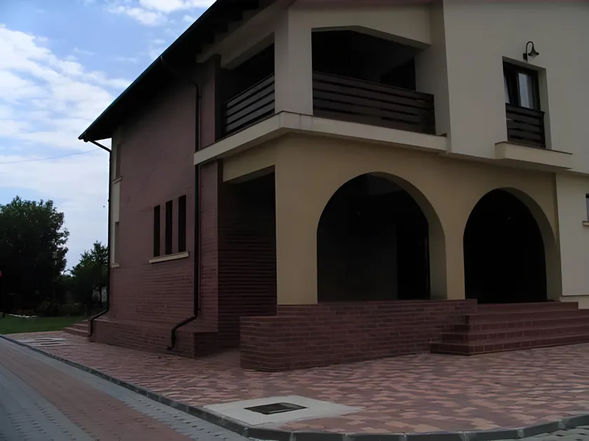 C&C Karo Resort - Image 1