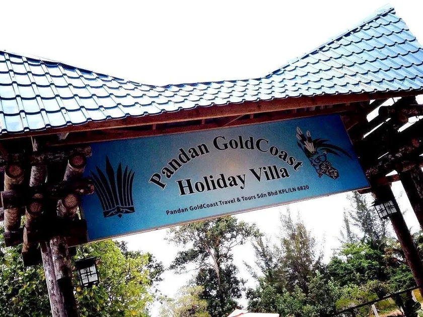 Pandan GoldCoast Holiday Villa - Image 1