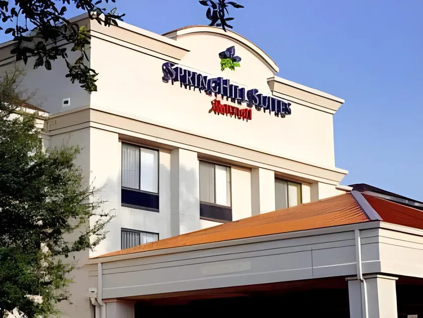 Holiday Inn Express & Suites Sarasota Bradenton by IHG - Image 1