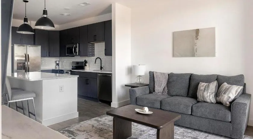 Landing Apartments - Bond on Mint - Image 1