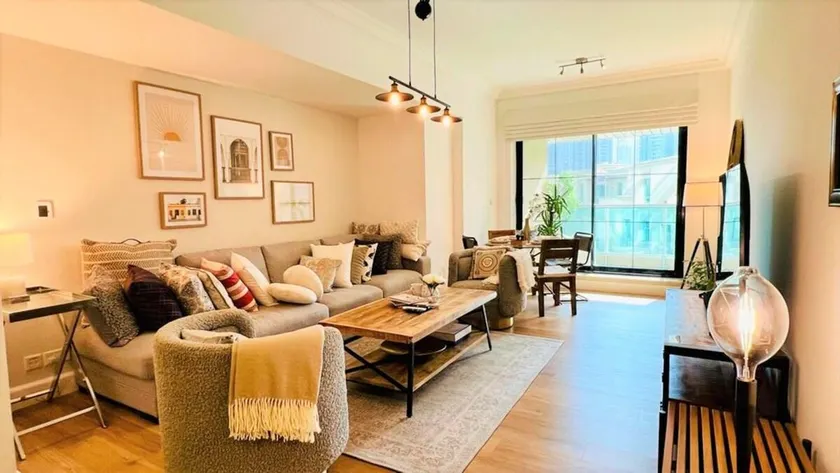 Elegant 2Bedroom with Balcony in Dubai Marina - Image 1