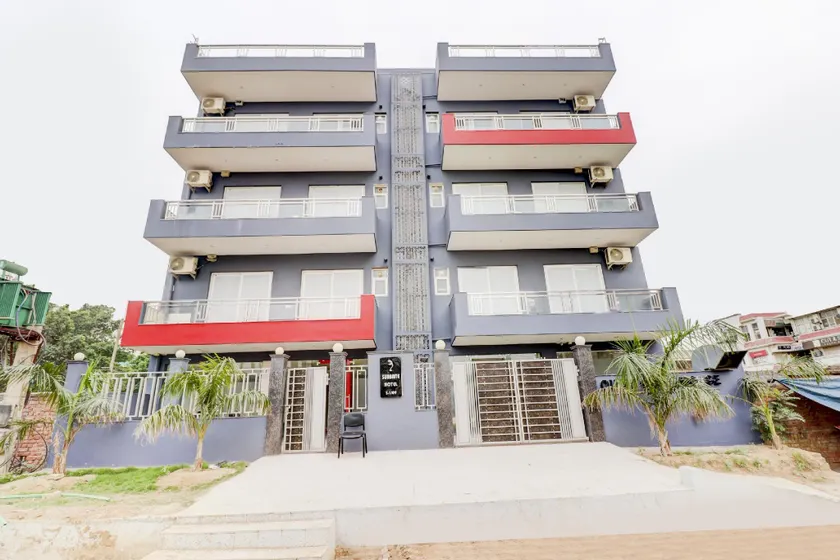 OYO 79667 Townhouse Sunbrite - Image 1