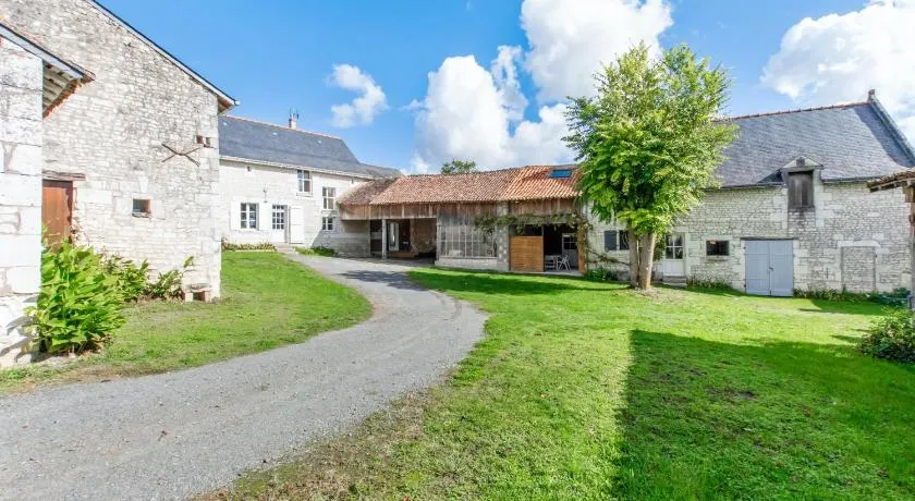 Maison spacieuse à Assay avec jardin et cheminée - Image 1