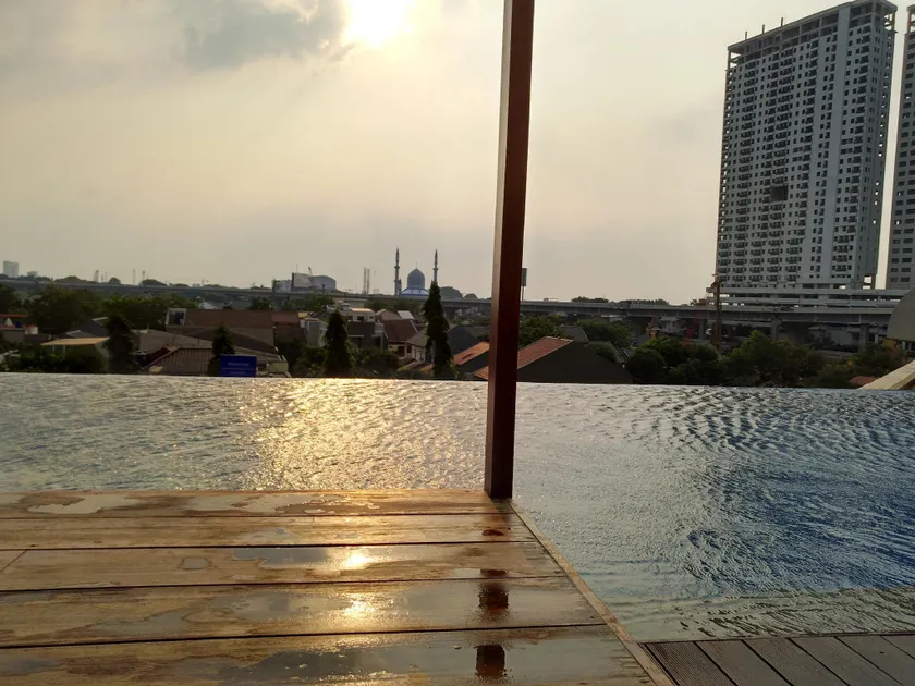 Apartemen Grand Kamala Lagoon 2 Bekasi Free Wifi - Image 1