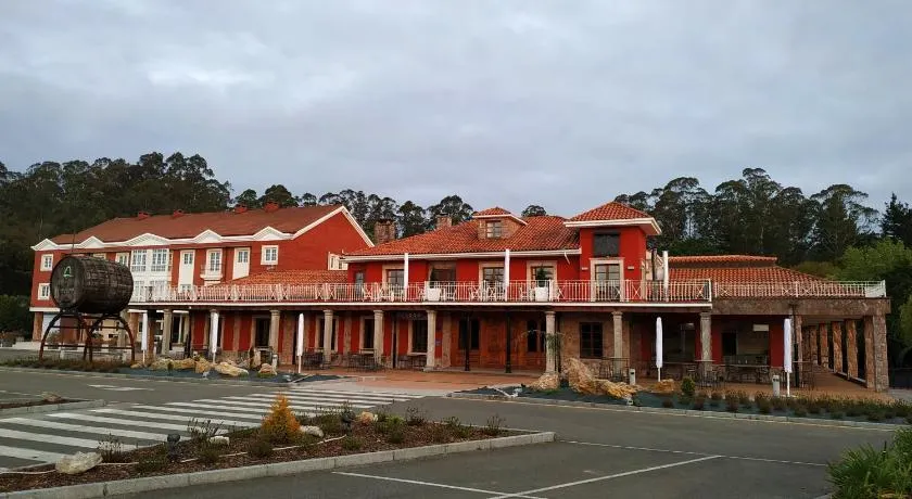HOTEL LA CAMPANA - Image 1