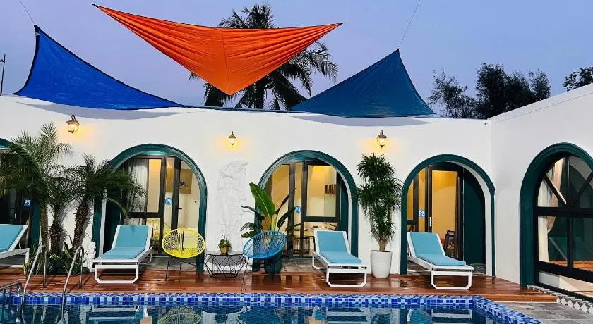 Santorini homestay Hải Tiến - Image 1